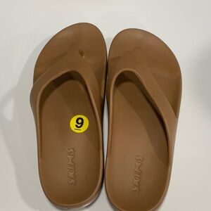 SKIMS Brown Ergonomic Sandals with Cushioned Sole